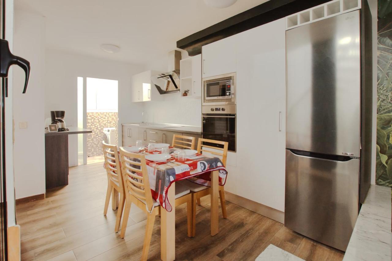 Near The Port, Wide, Confortable, Wi-fi, Terrace, Aircon